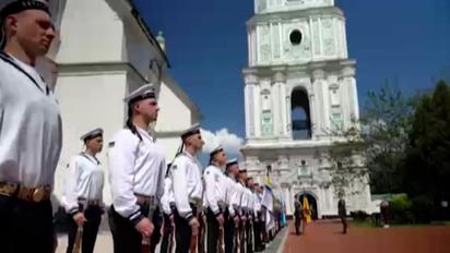Зеленський започаткував нову традицію у Софії Київській для нових послів
