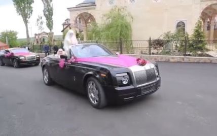 Длиннющий кортеж из Rolls-Royce и вертолеты. Как в Чечне отгуляли свадьбу племянника Кадырова