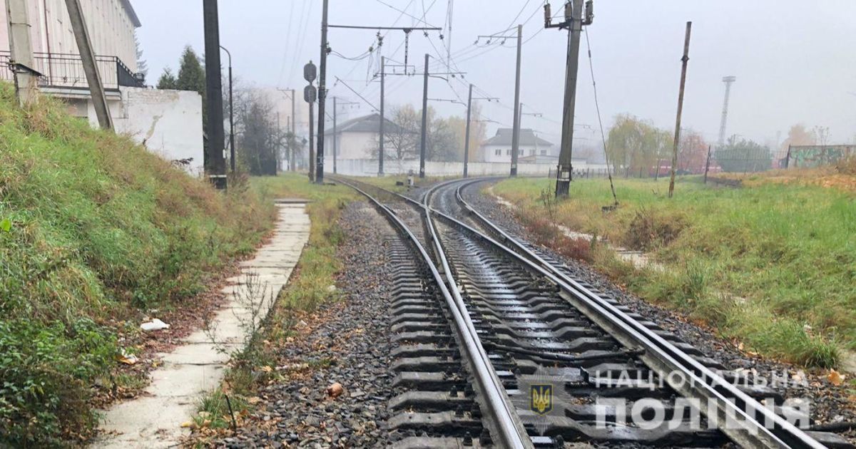 У Львові знайшли мертвого чоловіка на залізничній колії