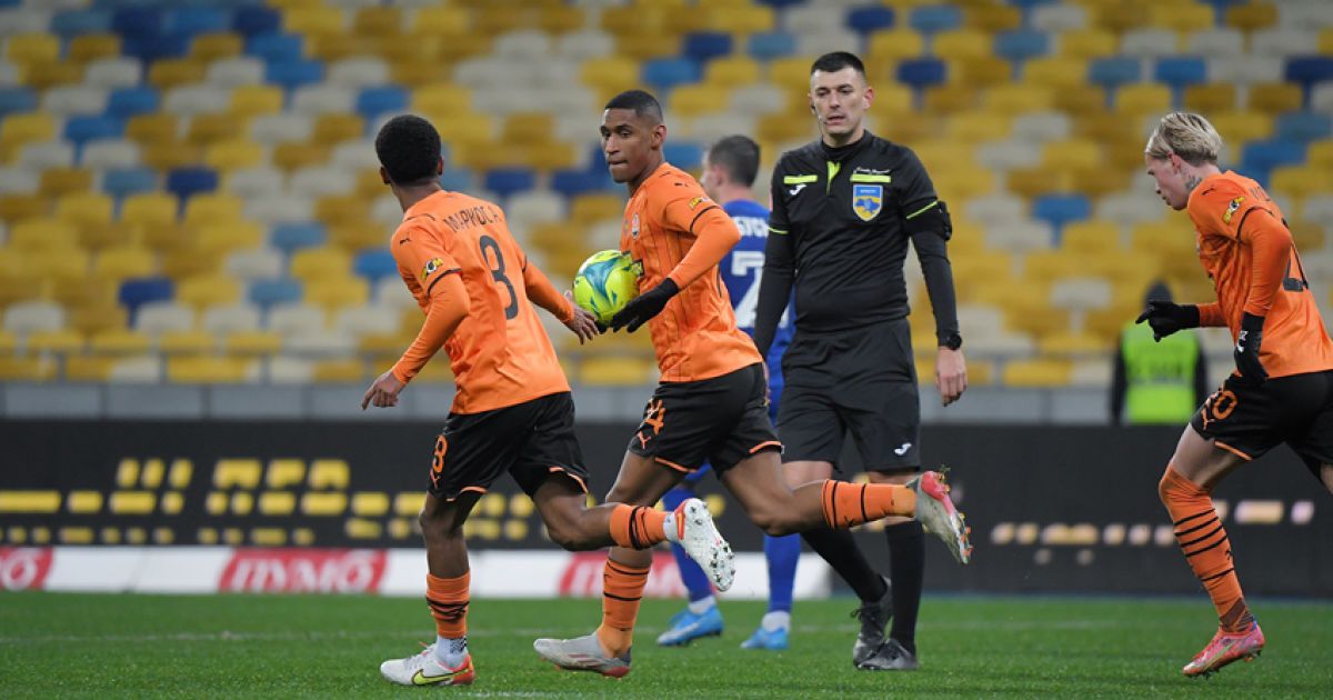 "Шахтер" разбил "Львов" в стартовом матче тура и захватил лидерство в УПЛ