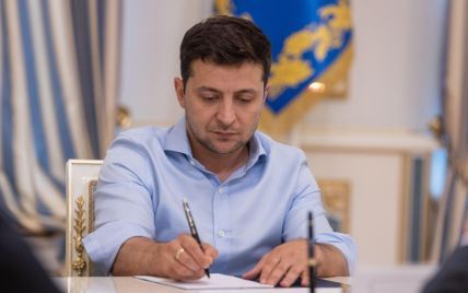 Зеленский подписал скандальный закон об олигархах