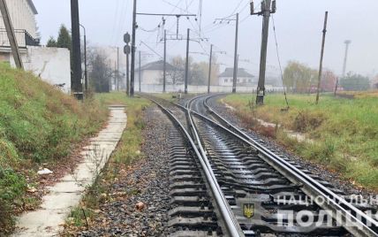 У Львові знайшли мертвого чоловіка на залізничній колії