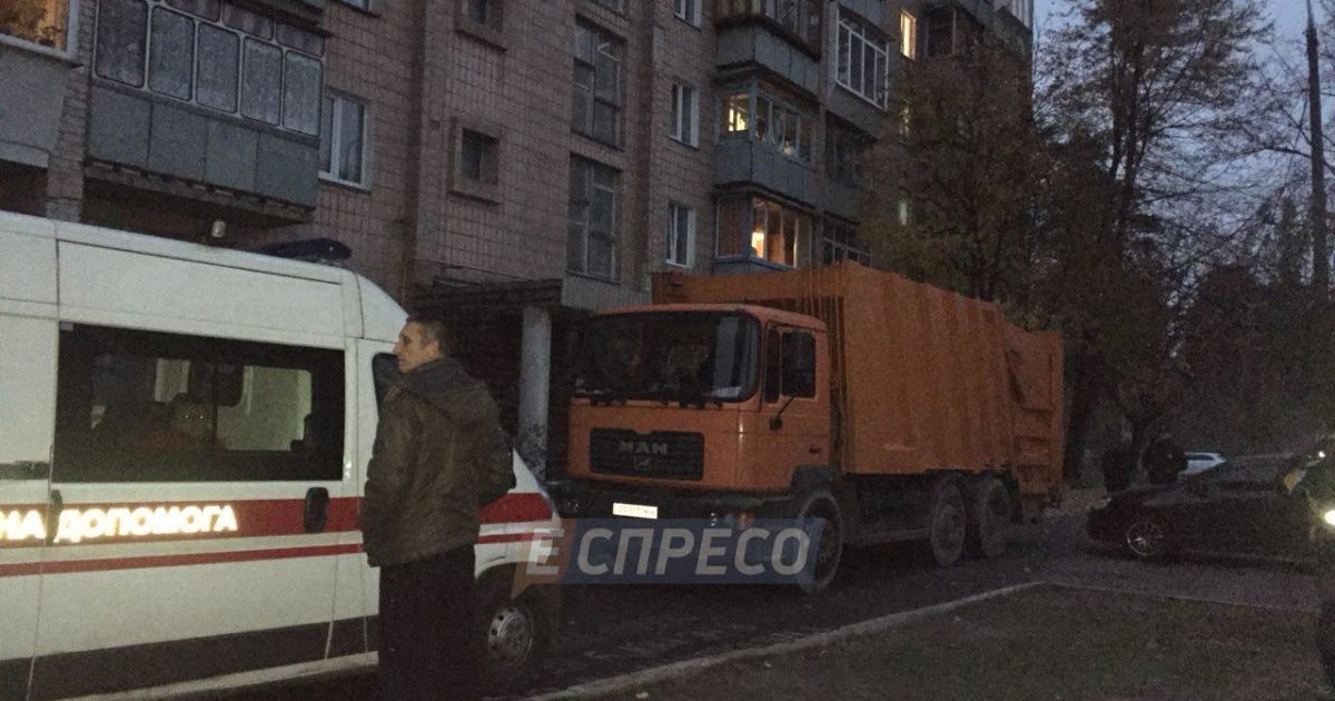 сміттєвоз задавив чоловіка в Києві_2 / © Еспресо.TV