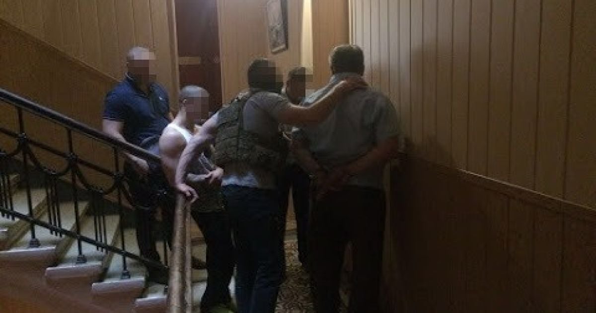 На Харьковщине высокопоставленный налоговик "погорел" на взятке