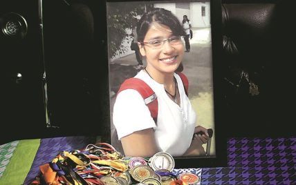В Індії через страх завалити іспити в школі повісилася талановита плавчиня