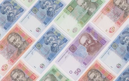 Нацбанк получил почти 10 млн от продажи рулонов гривен