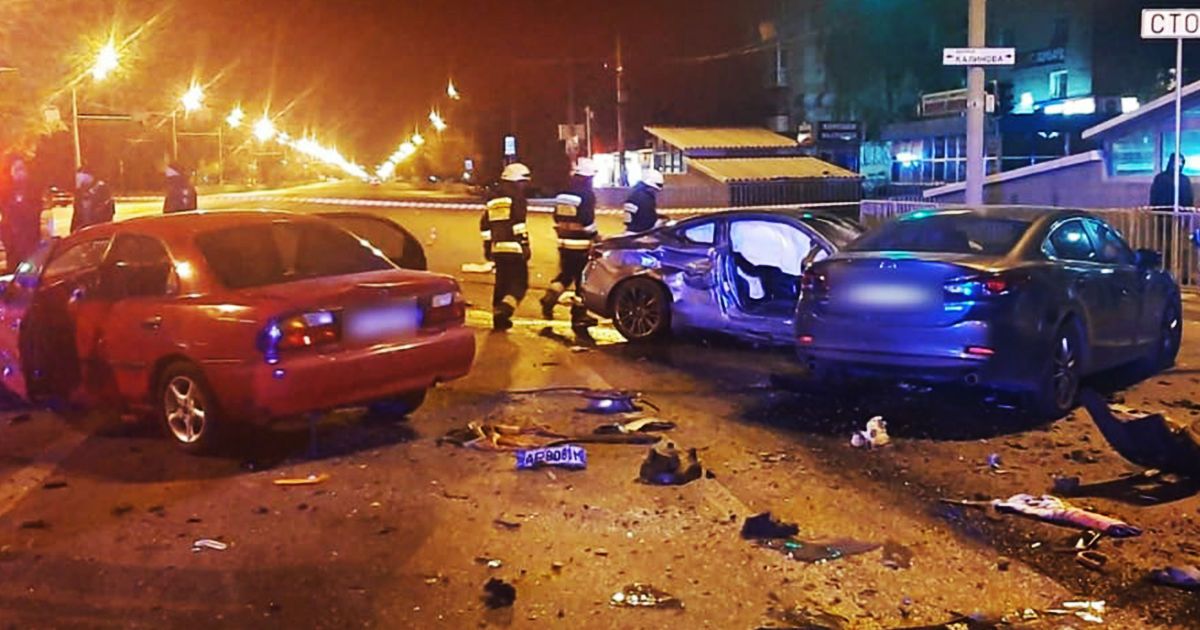 В Днепре 22-летний водитель Infiniti спровоцировал смертельное ДТП с участием 5 машин