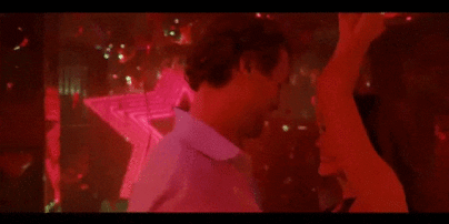 В Сети представили романтический трейлер комедии о "сексе" с музыкой Макса Барских