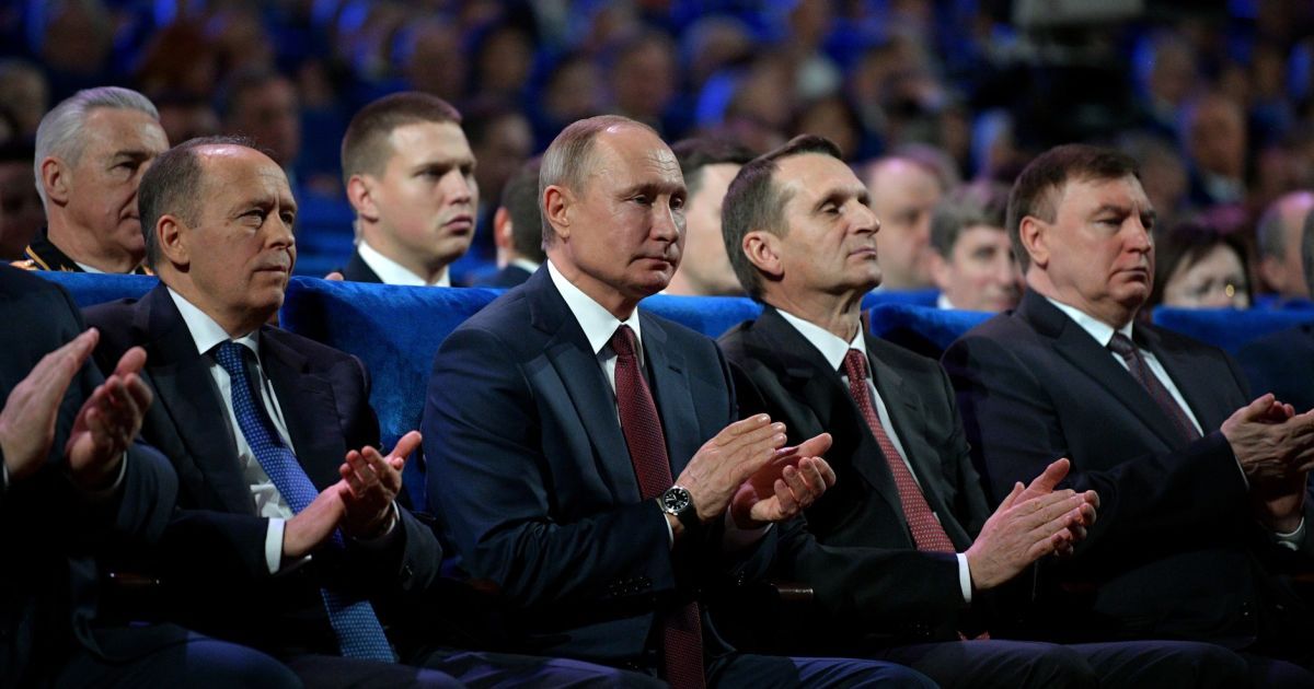 Кровавая стрельба на Лубянке: в Кремле тем временем Путин с силовиками торжественно праздновали День ФСБ
