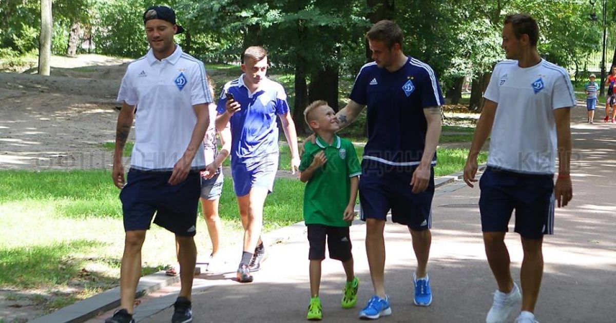 "Динамо" прогулялось Львовом перед матчем с "Карпатами"