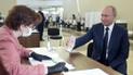 Путін прийшов на голосування за поправки до Конституції без маски