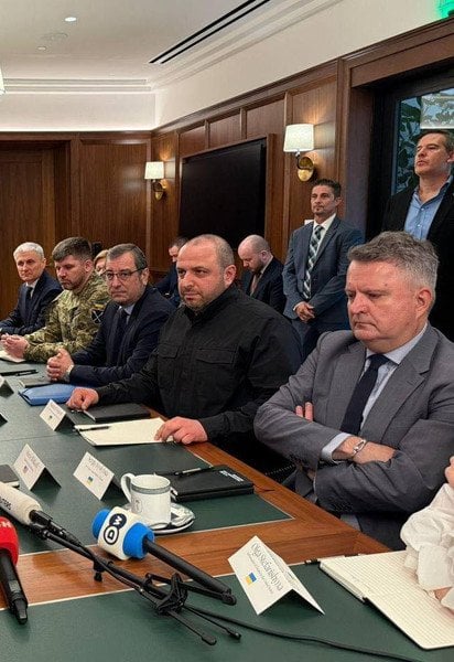 Предварительные переговоры в Майами