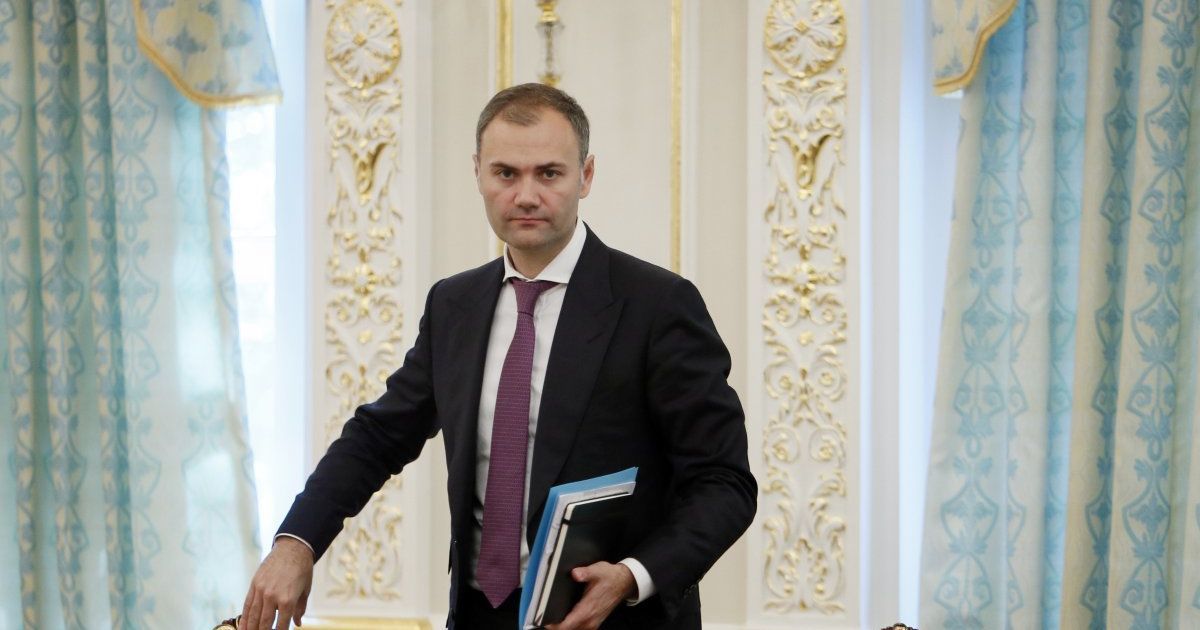 Юрий Колобов