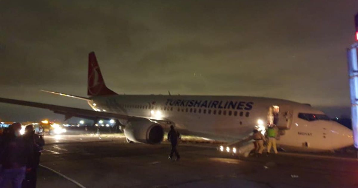 В аэропорту Одессы назвали время, когда возобновят работу после аварии самолета