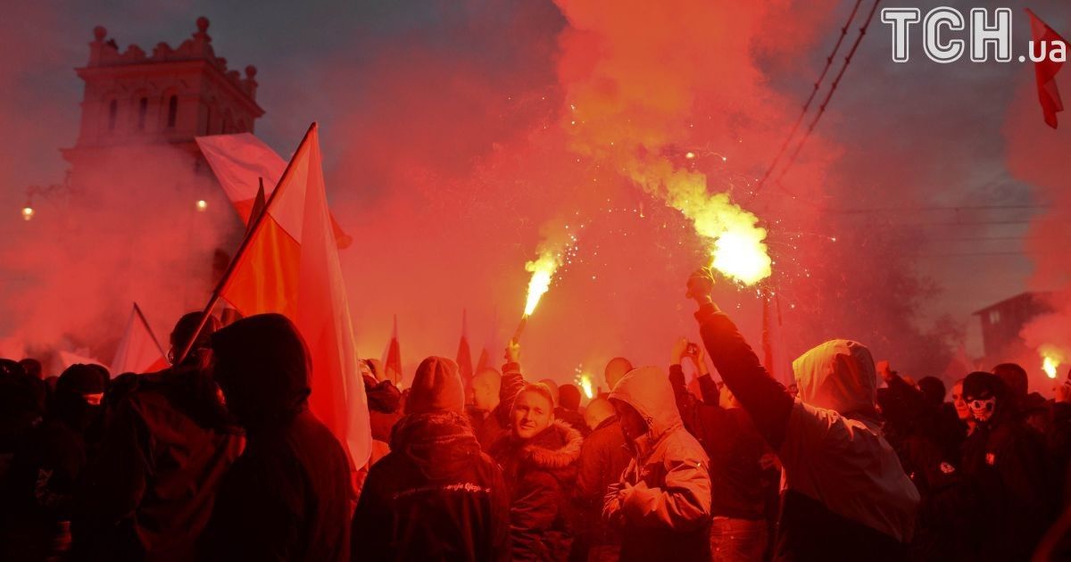 "Мы хотим Бога!". В Варшаву съезжаются ультраправые на один из крупнейших маршей
