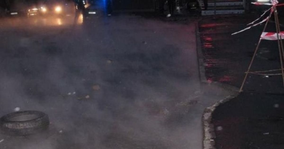 В Киеве площадь в Соломенском районе залило кипятком