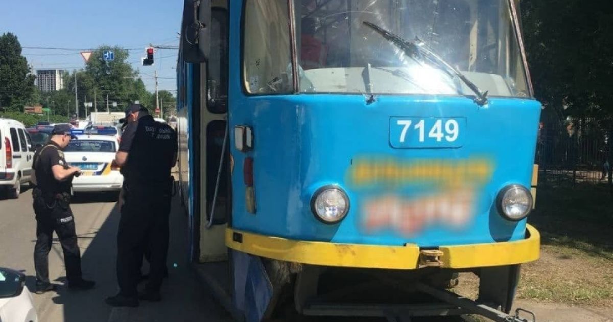 В Одесі трамвай збив жінку, яка вийшла з маршрутки