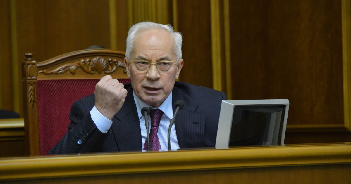 Глава Минсоцполитики успокаивает, что Азарову не будут начислять пенсию