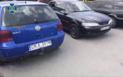 "Заробляли мільйони": СБУ викрила львівських митників та брокерів на масштабній схемі розмитнення авто