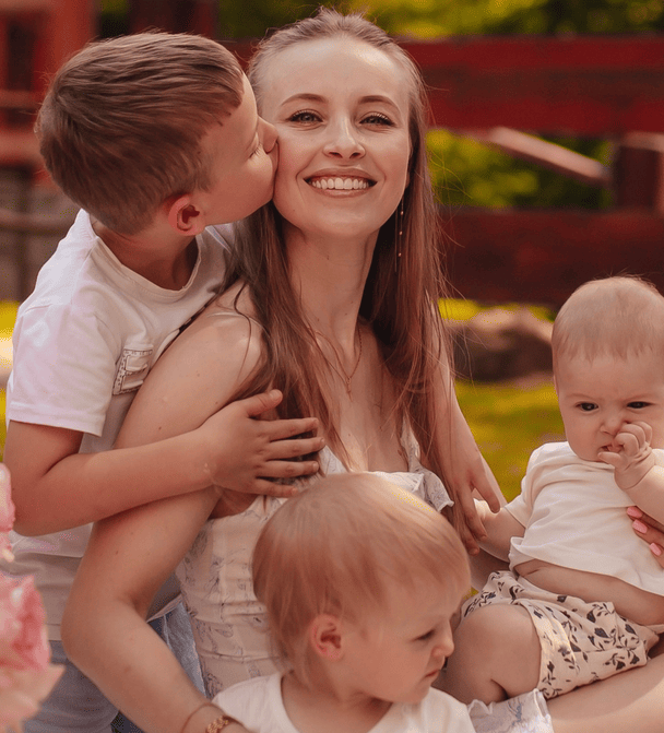 Анна Сагайдачна з дітьми / © instagram.com/annasagaidachnaya