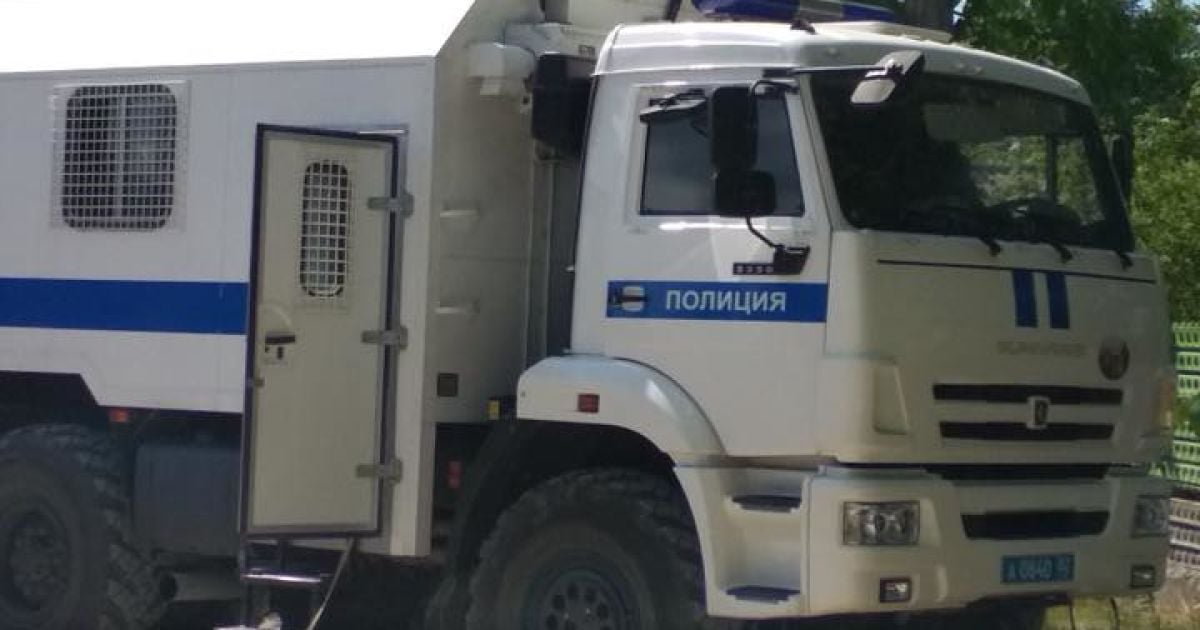 В окупованому Криму силовики вдерлись до мусульман і забрали у невідомому напрямку чоловіка