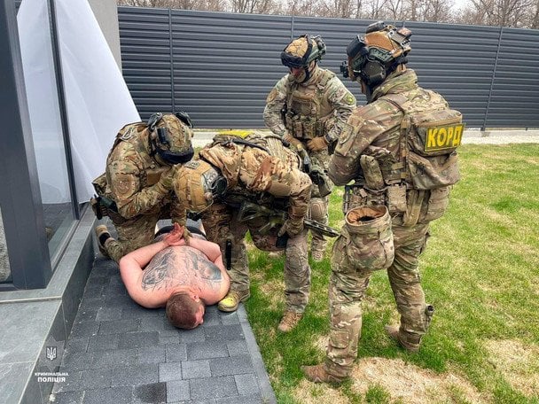 Затримання фігурантів. Фото: сторінка А.Нєбитова у соцмережі