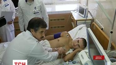 23-летнего бойца АТО, которого дважды медики возвращали с того света, перевели из реанимации