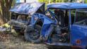 Помер за кермом: у Дніпрі 21-річний чоловік на повному ходу перетнув дві суцільні смуги і врізався в дерево (фото)