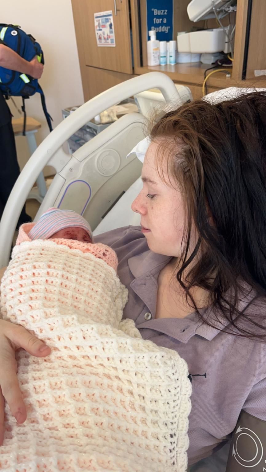 Фей Вайт з новонародженою донькою / © Kennedy News and Media