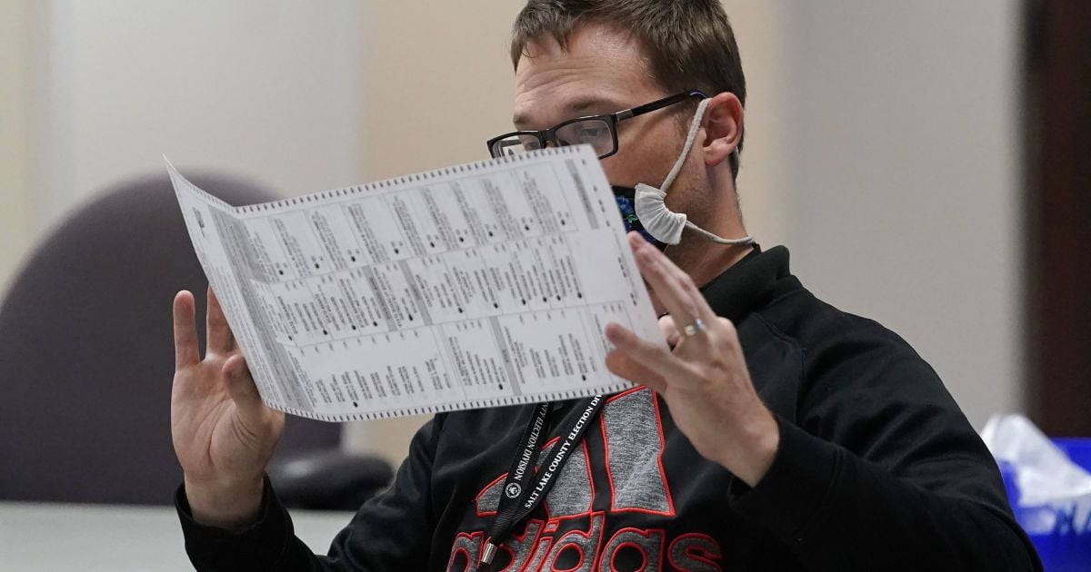 В одном из штатов США, где лидирует Байден, проведут пересчет голосов