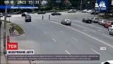 Новини України: в Києві авто вирушило у "самостійну поїздку"