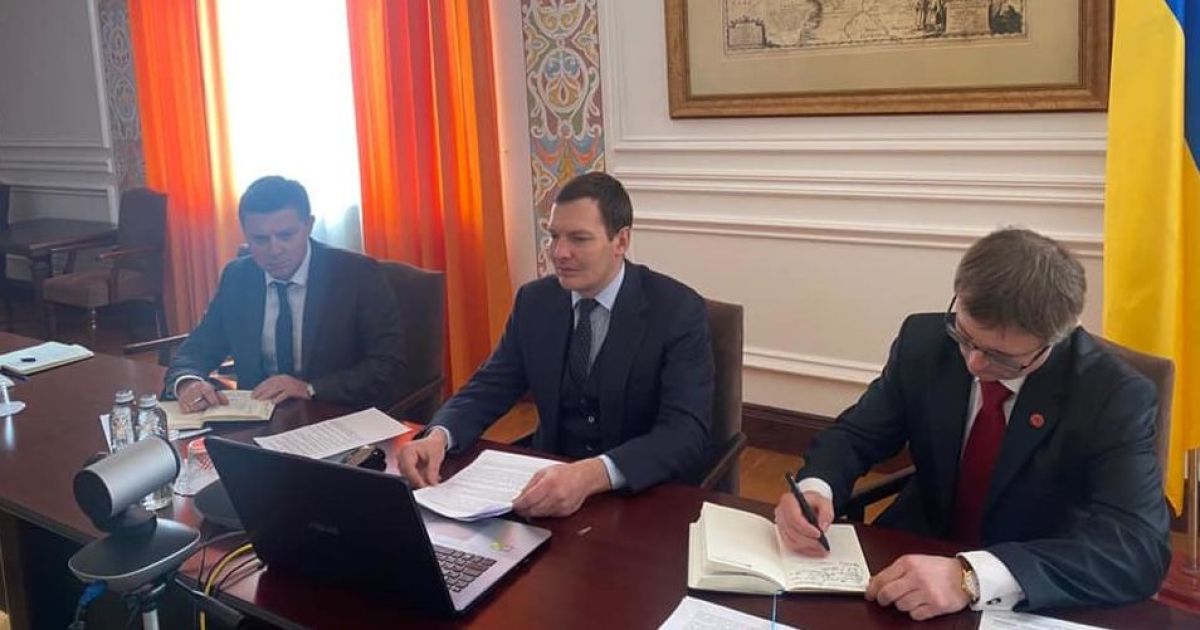 В МИД договорились с КНР о экспортной лицензии на партию вакцины от коронавируса