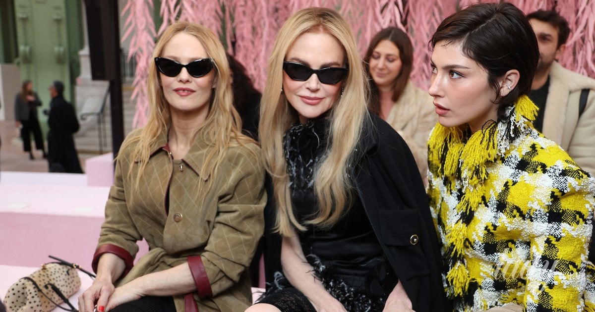 Ванесса Параді, Ніколь Кідман та Грейсі Абрамс на показі Chanel