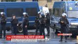 "Це за Сирію!": алжирський студент з молотком напав на поліцейський патруль у Франції