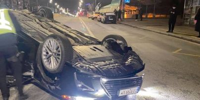 В Киеве парень, убегая от драки, погиб под колесами авто