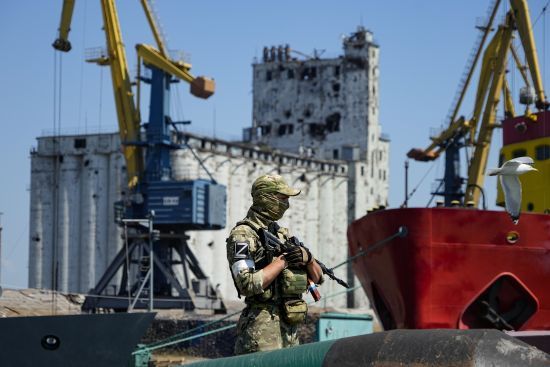 Скільки протягнуть російські окупанти на правому березі Херсона: прогноз військового експерта