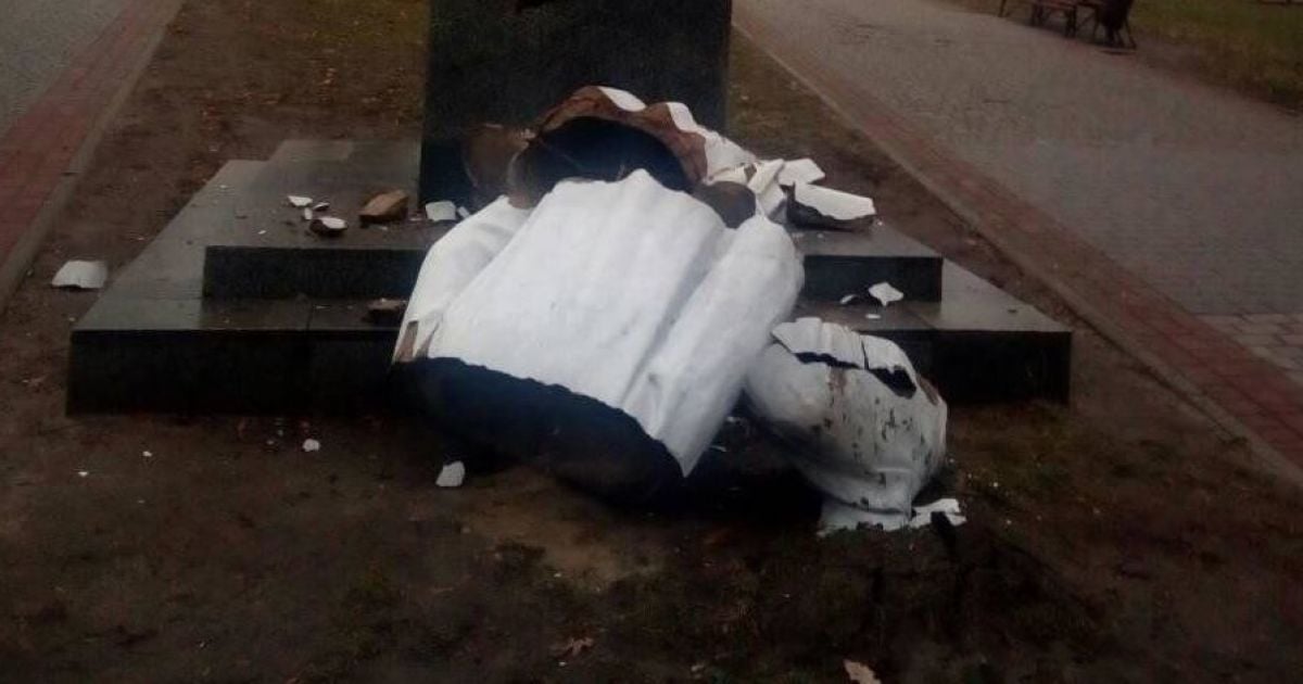 У Харкові повалено пам’ятник радянському діячу