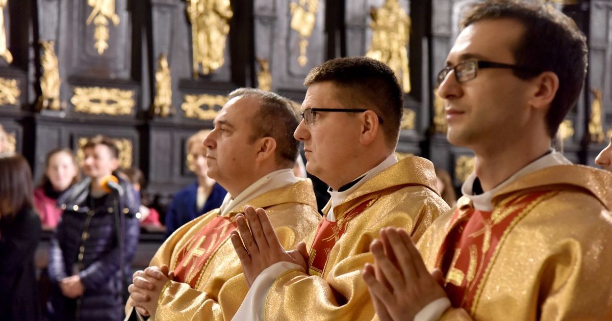 У світі відзначили Різдво засмаганням на пляжі і святковими службами