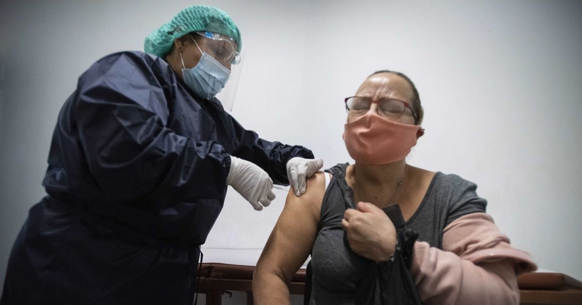Вакцинация в Украине: более 104 тысяч человек получили прививки