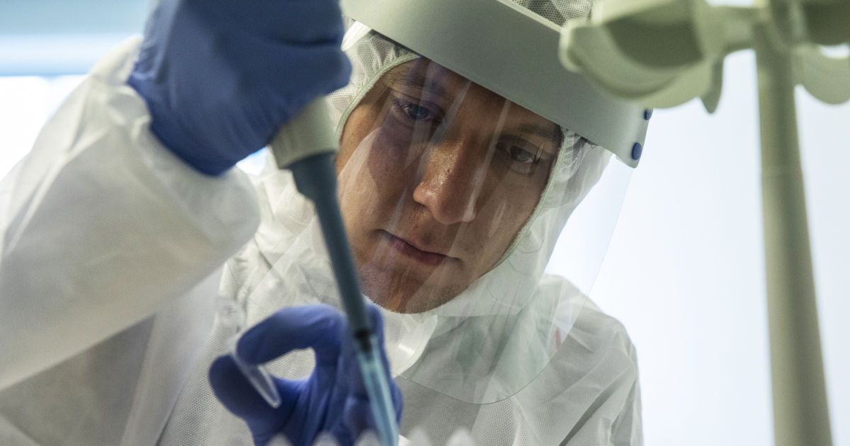 У США заявили, що вакцина Pfizer і BioNTech суттєво захищає від коронавірусу