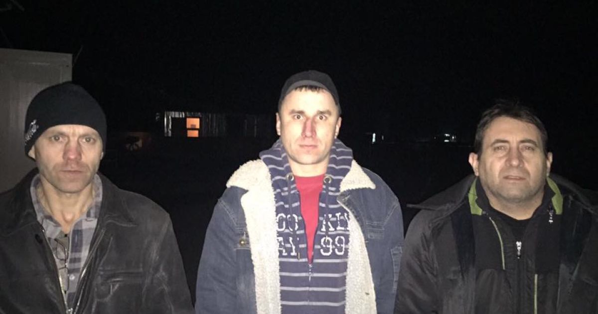 Троих освобожденных пленников везут в столицу