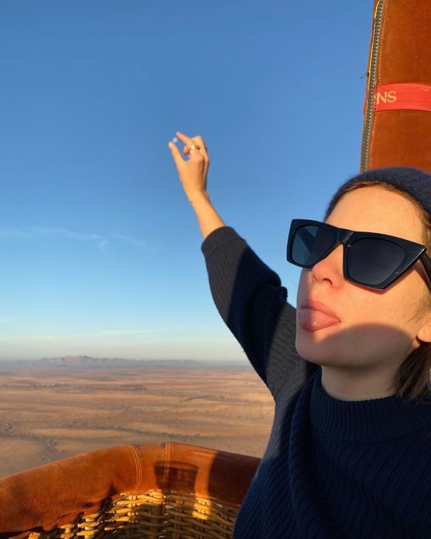  / © instagram.com/caradelevingne