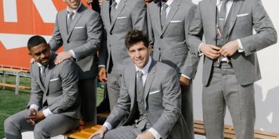23 відтінки сірого. Футболісти "Барселони" приміряли модняві костюми від відомого бренду