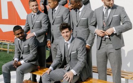 23 відтінки сірого. Футболісти "Барселони" приміряли модняві костюми від відомого бренду