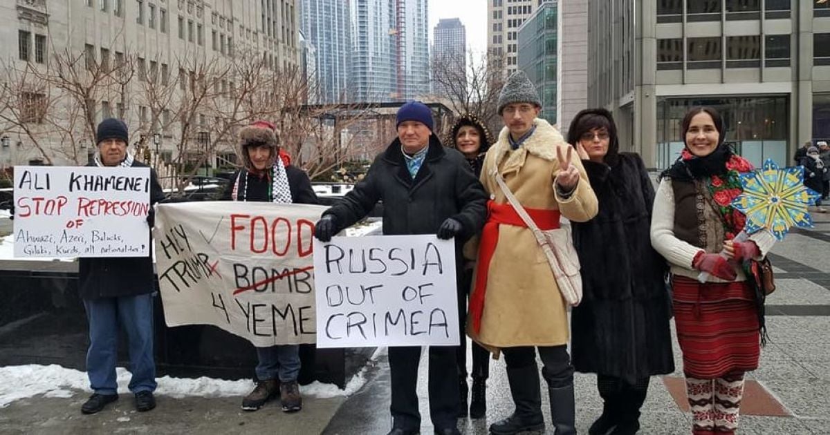 Russia out of Crimea. У Москві і Чикаго провели акцію на підтримку окупованого Криму