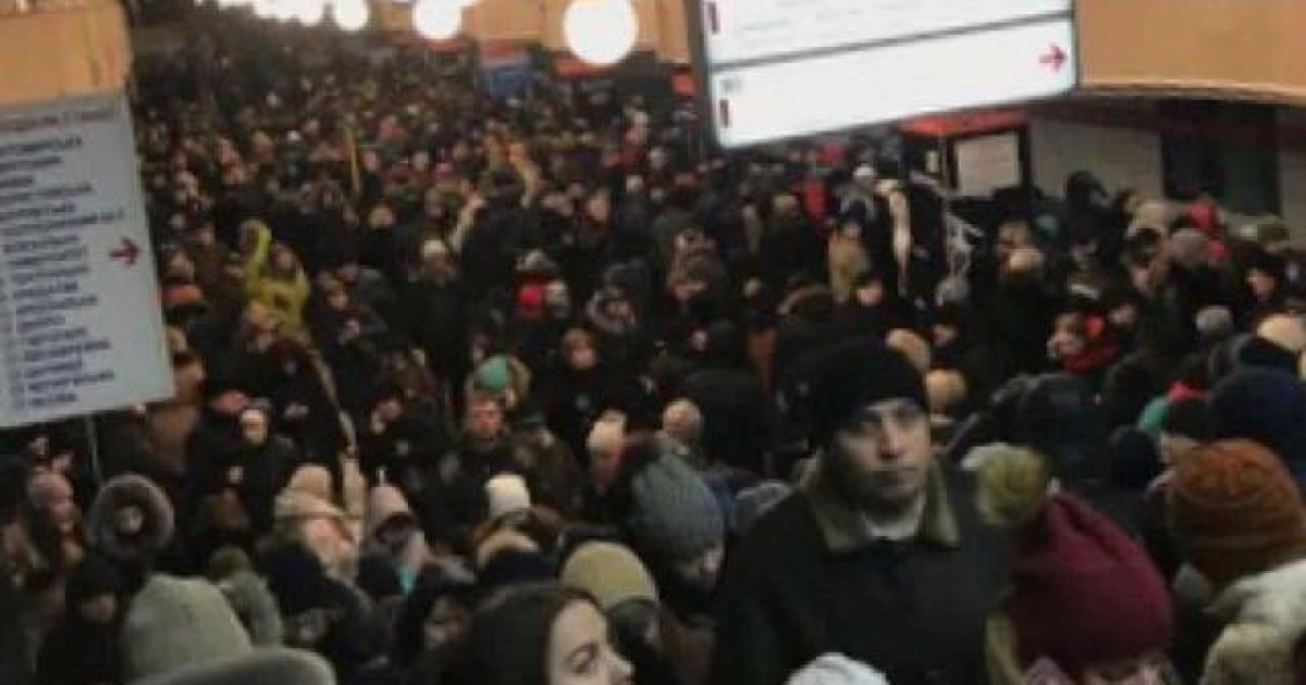 В Киеве в час пик остановили одну из линий метрополитена