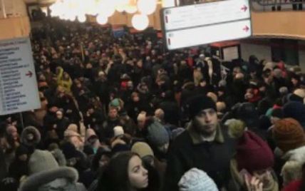 В Киеве в час пик остановили одну из линий метрополитена