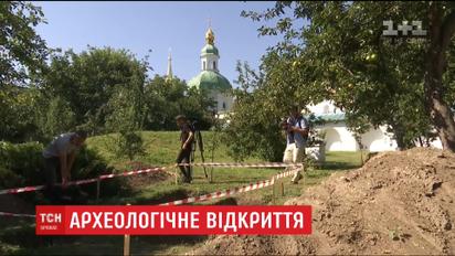 В Киево-Печерской Лавре раскопали стены 12-го века