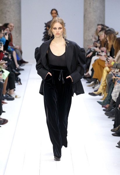 Коллекция Max Mara прет-а-порте сезона осень-зима 2020-2021 / © East News
