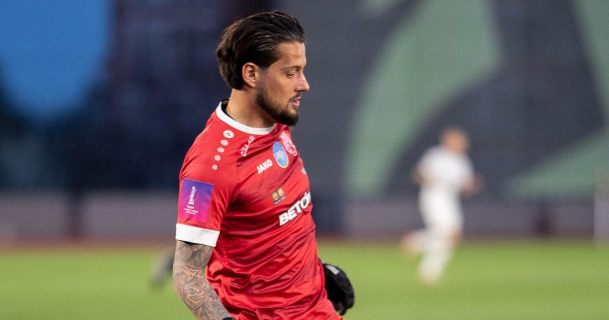 Максим Татаренко